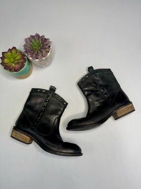 Dingo Women’s Black Leather Studded Ankle Boots Size 9.5